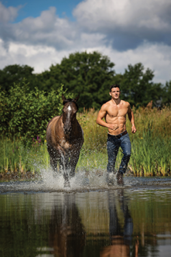 Canvasdoek april Horse and Hunk kalender 2021