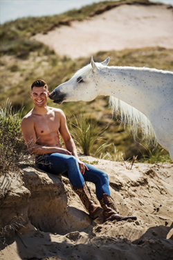 Canvasdoek juni Horse and Hunk kalender 2021
